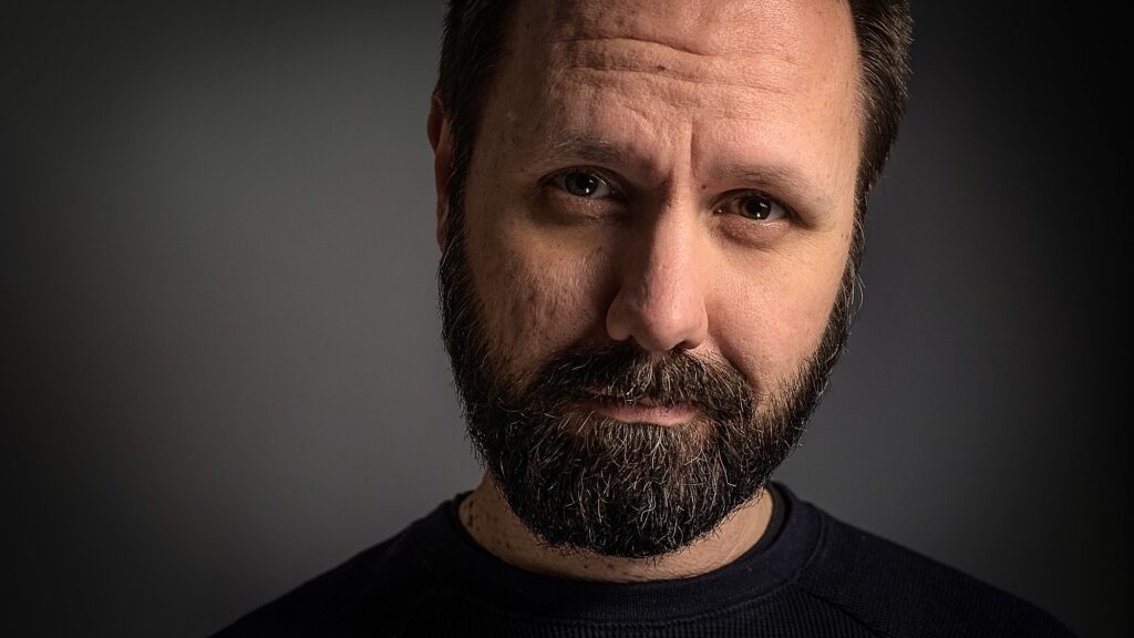 Jörg Siegwarth - Fachtrainer, Autor und Dozent für Selbstschutz, Wahrnehmung und Verhalten unter Stress 1 örg Siegwarth – Fachtrainer, Autor und Dozent für Selbstschutz, Wahrnehmung und Verhalten unter Stress